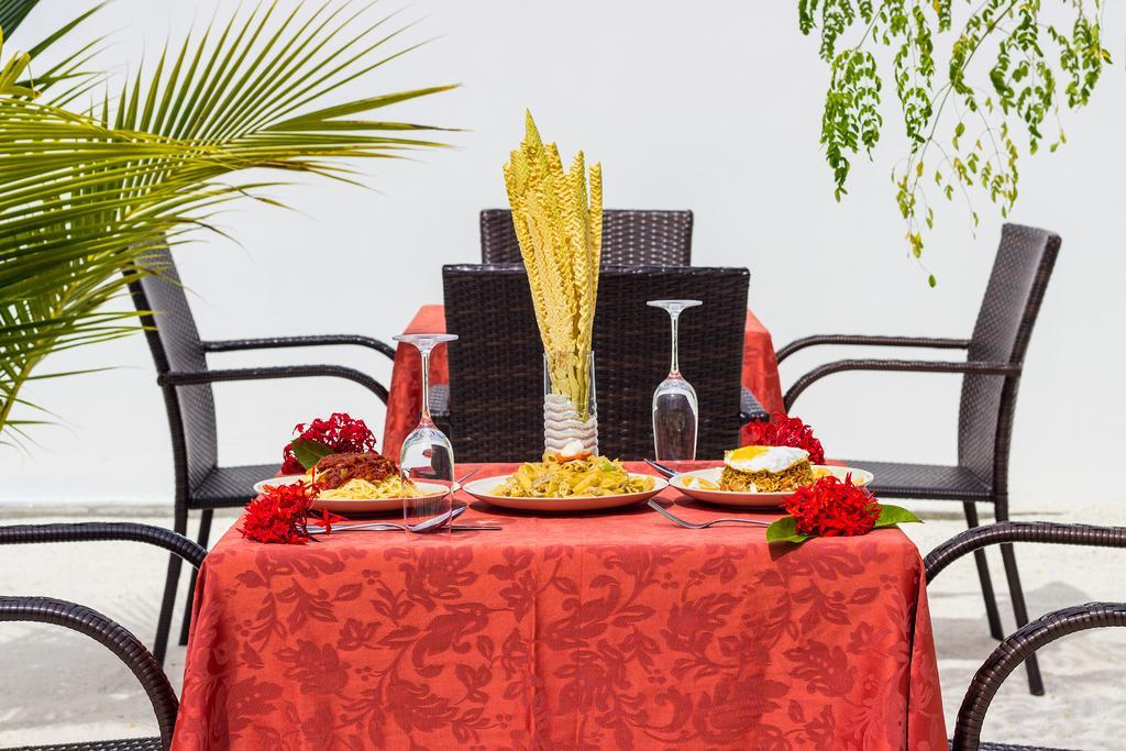 Castle Inn Bodufolhudhoo Bagian luar foto