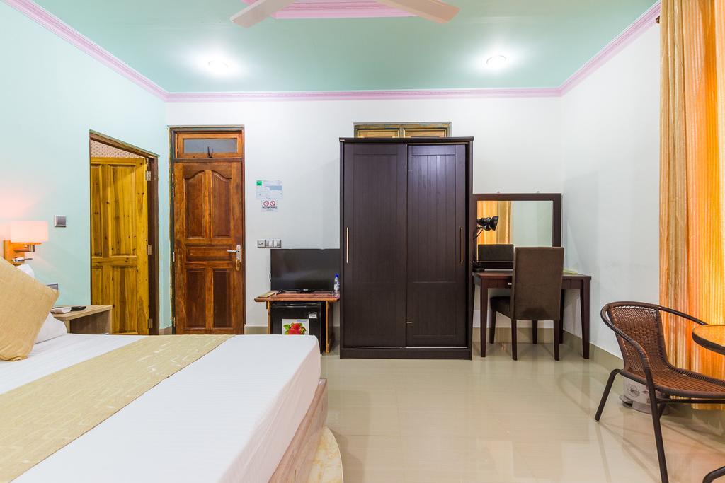 Castle Inn Bodufolhudhoo Bagian luar foto
